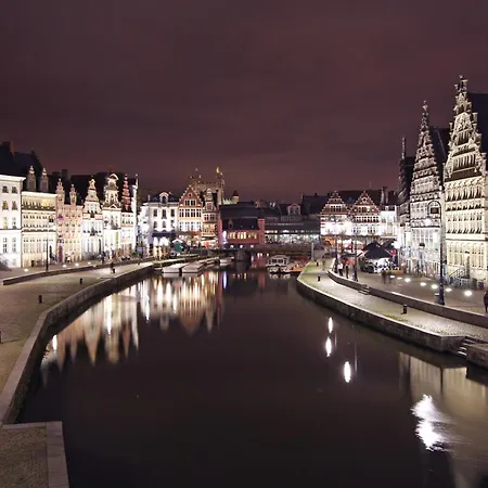 Lounge In The Intimate Urban Garden At A Retro Getaway Апартаменти Гент